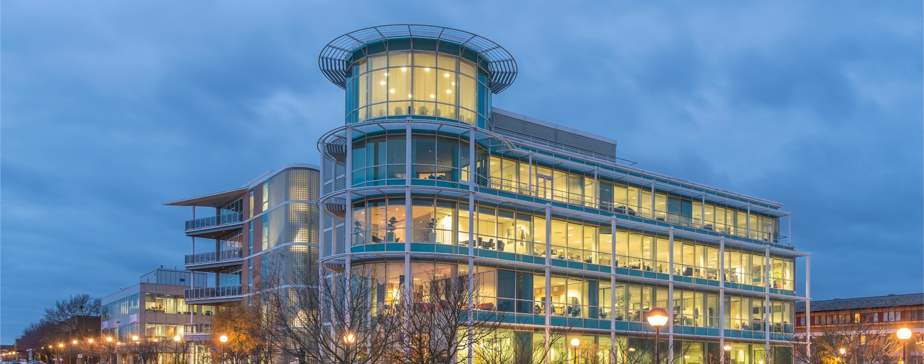 PoE Lighting for Modern Workspaces - GENISYS PoE Lighting