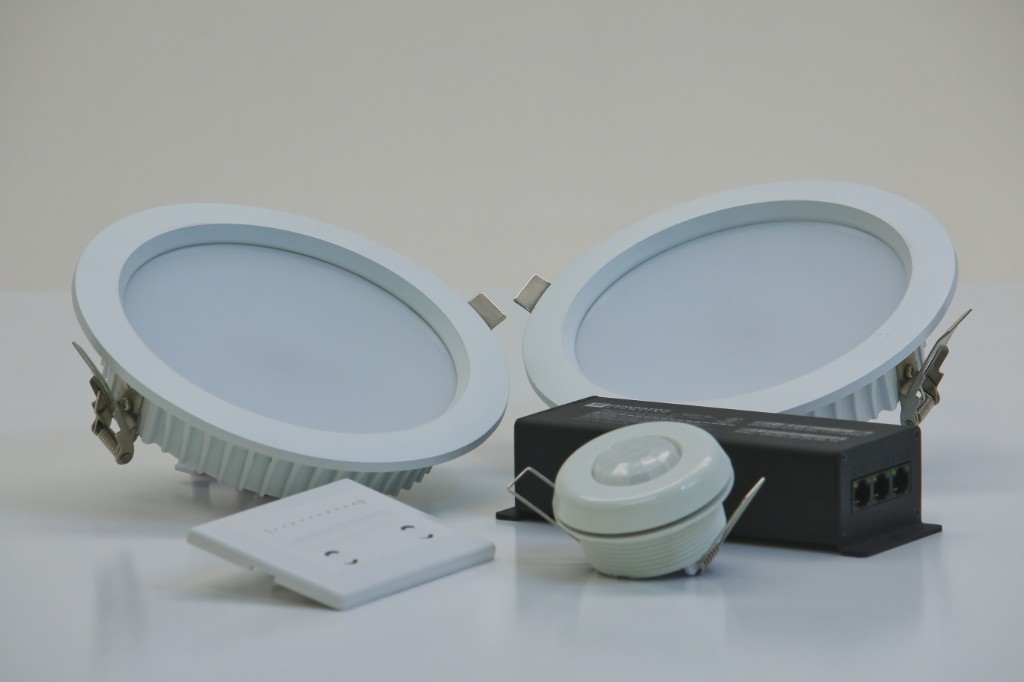 GENISYS PoE lighting starter kit with recessed downlights, IntelliDrive, occupancy sensor, and wall switch