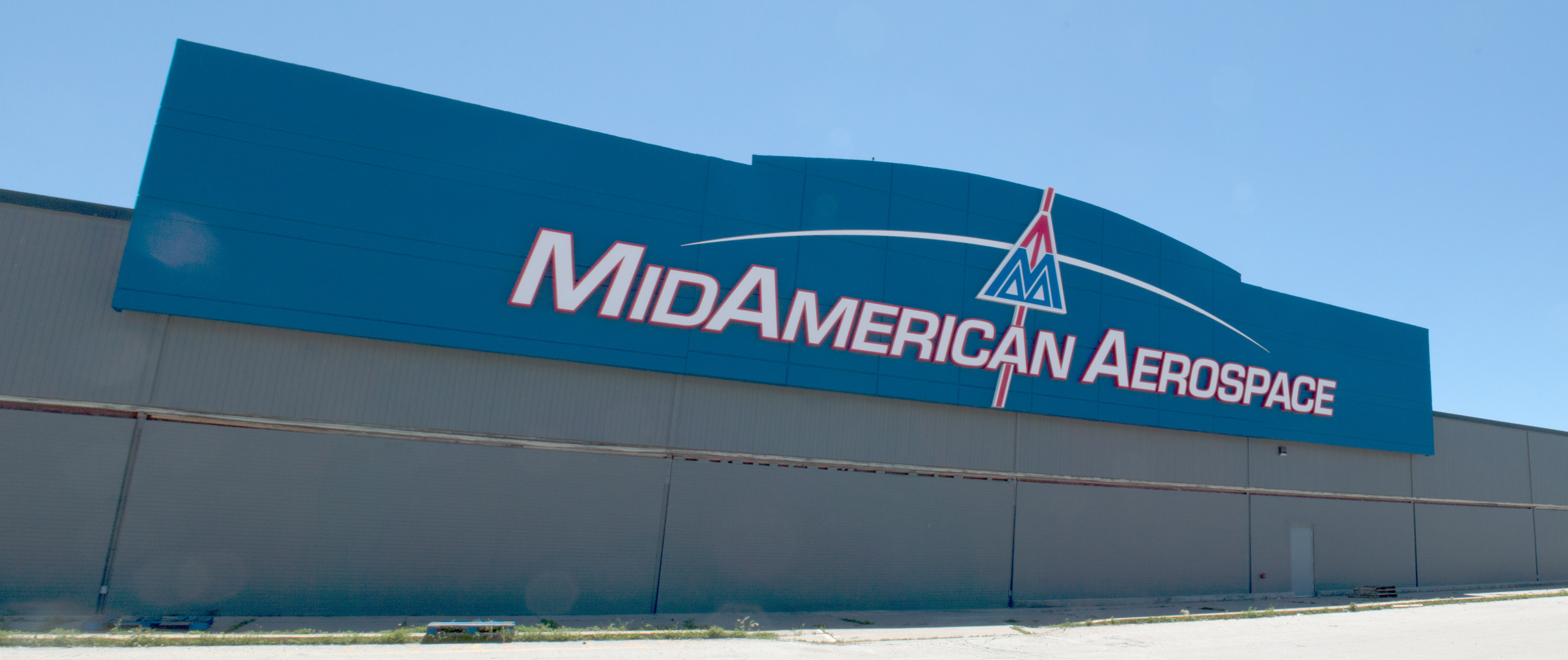 MidAmerican Aerospace facility interior with GENISYS PoE lighting