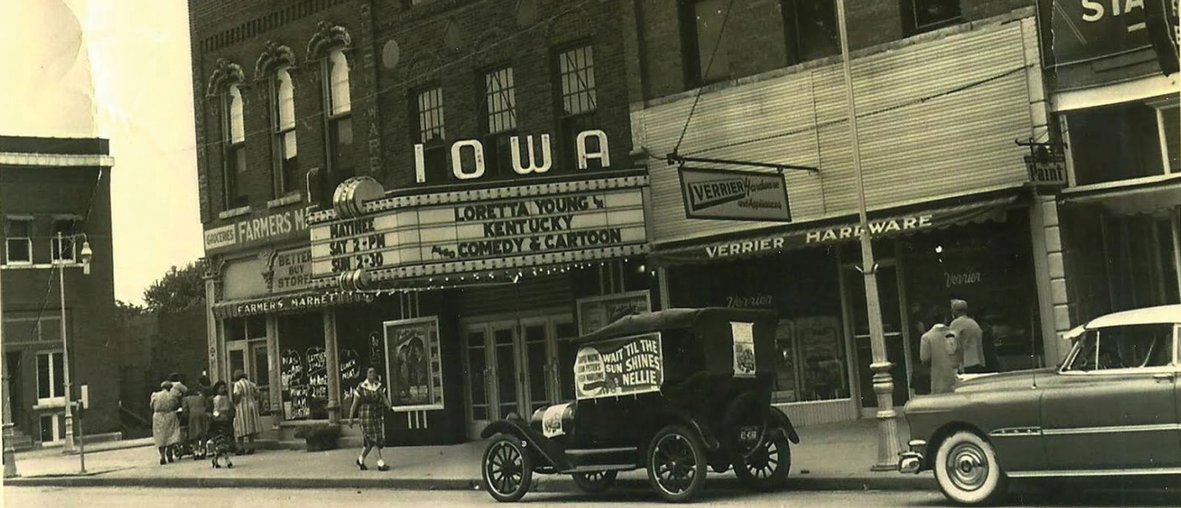 Historic interior detail of the restored Iowa Theater with GENISYS PoE lighting